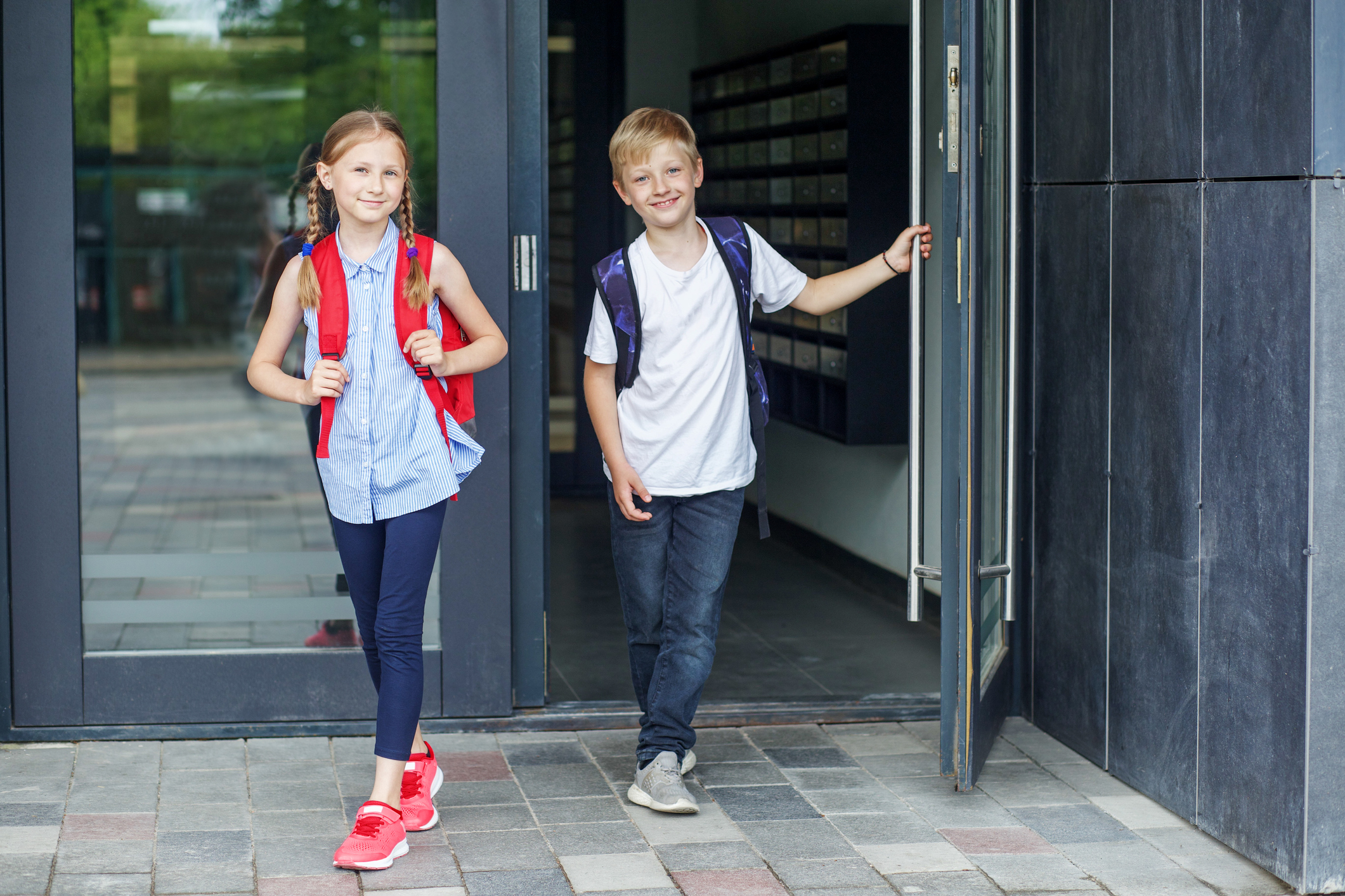 2_School_Children_Leaving_School